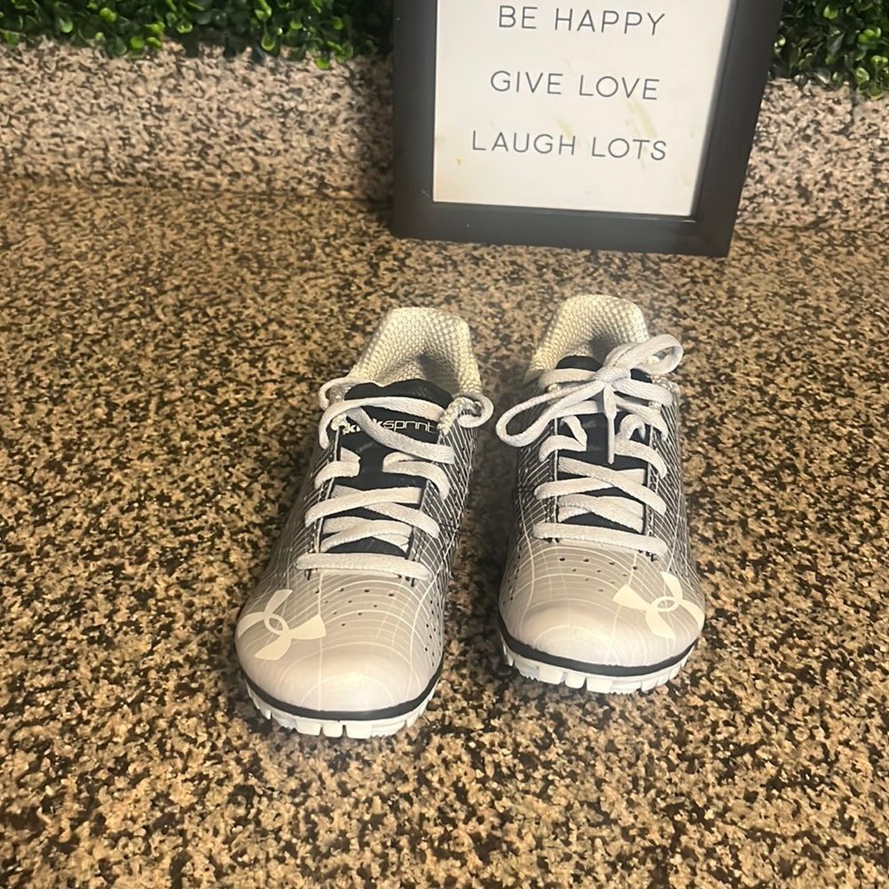 Boys UNDER ARMOR RACE SHOES
